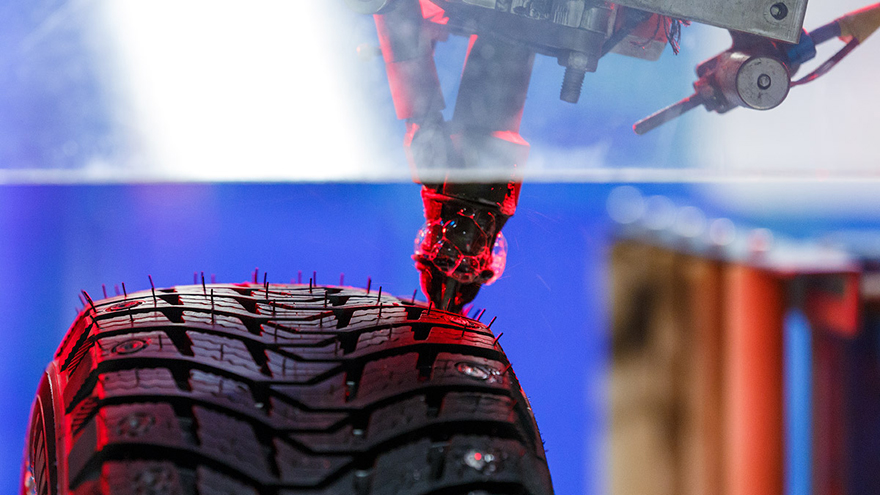 Контроль выступа шипа и вдавливания в шину. Завод Michelin в Давыдово.